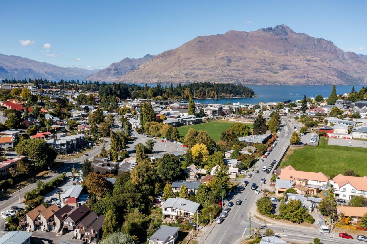 The Flaming Kiwi Backpackers Hostel Queenstown Exterior foto